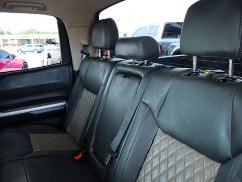 Used 2017 Toyota Tundra SR5 w/ SR5 Upgrade Package AWD/4WD image 31