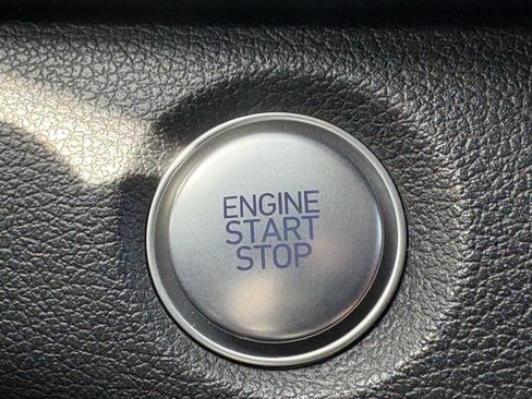 Used 2019 Hyundai Santa Fe SEL image 20