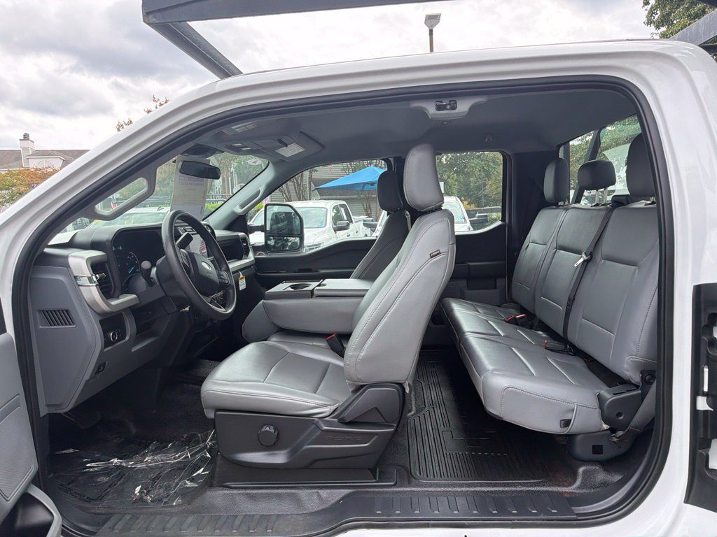 Used 2024 Ford F250 XL w/ Snow Plow Prep Package AWD/4WD image 11