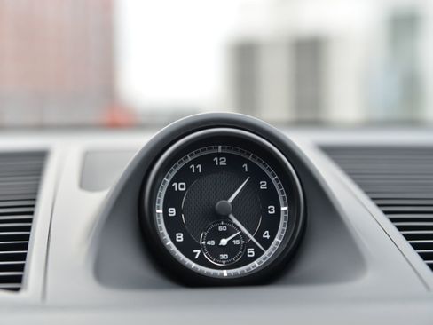 Certified 2025 Porsche Macan image 17