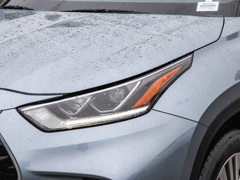 Used 2021 Toyota Highlander Platinum image 5