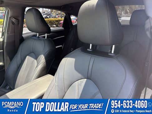 Used 2021 Toyota Avalon XLE w/ Moonroof Package FWD image 22