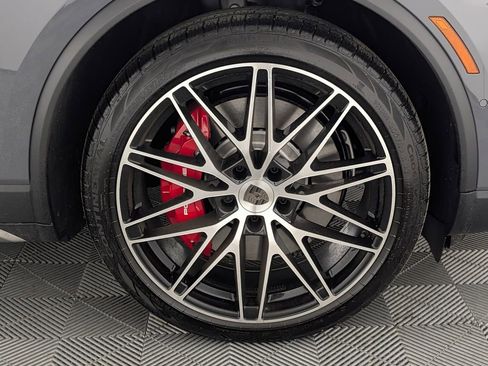 New 2026 Porsche Macan Turbo Electric image 16