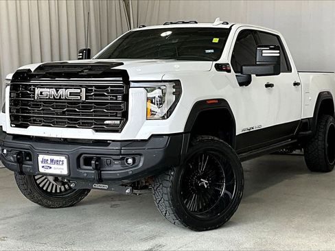 Used 2024 GMC Sierra 2500 AT4X w/ AT4X AEV Edition image 2