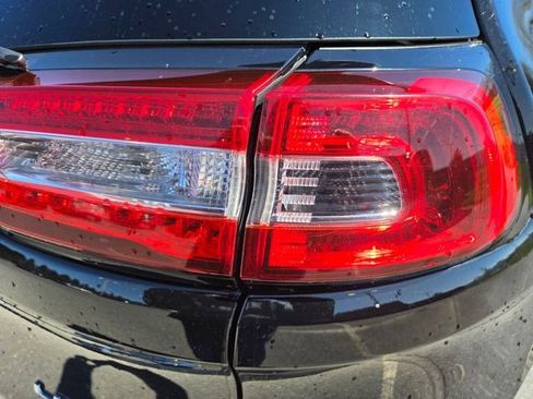 Used 2017 Jeep Cherokee Limited image 13