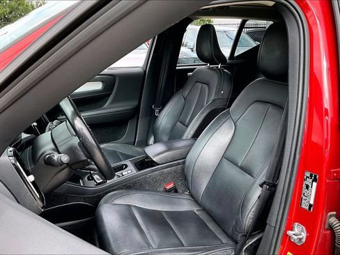Used 2019 Volvo XC40 T5 Momentum AWD/4WD image 34