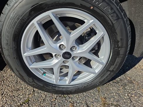 Certified 2024 Ford Edge SEL w/ Convenience Package image 11