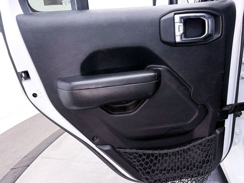 Used 2018 Jeep Wrangler Unlimited Sport S AWD/4WD image 31
