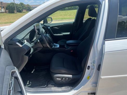 Used 2023 Toyota RAV4 SE AWD/4WD image 5