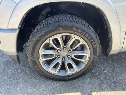 Used 2021 RAM 1500 Laramie w/ Sport Appearance Package AWD/4WD image 11