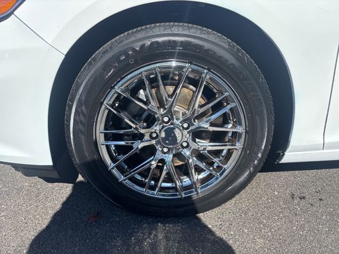 Used 2020 Chevrolet Malibu LT image 11