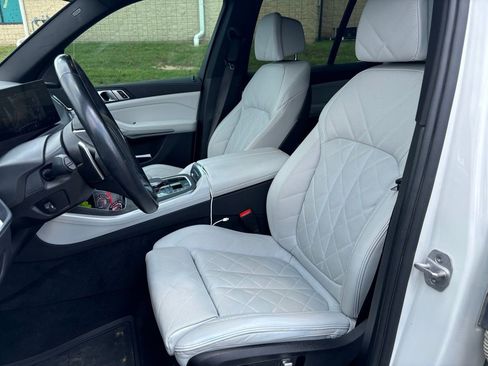 Used 2025 BMW X5 xDrive40i AWD/4WD image 13
