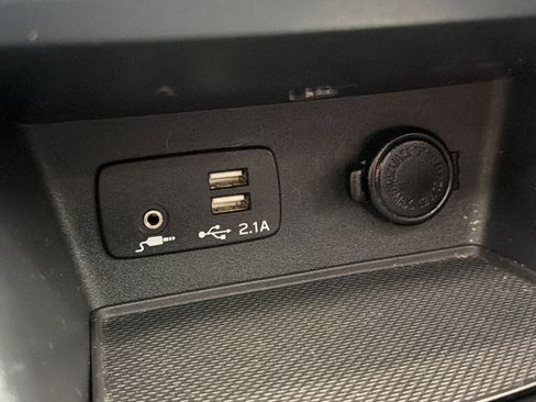 Used 2019 Subaru Forester Premium w/ All-Weather Package image 30