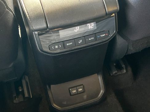 Certified 2024 Toyota Highlander LE image 16