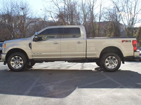 Used 2017 Ford F250 Platinum w/ Platinum Ultimate Package image 24