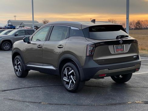 New 2026 Nissan Kicks SV image 6