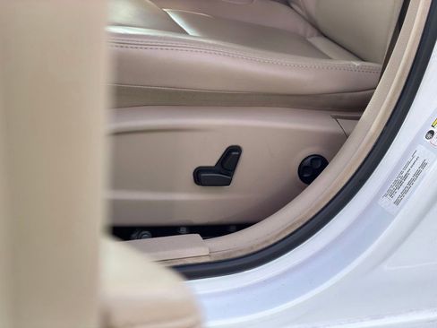 Used 2013 Chrysler 300 RWD image 19