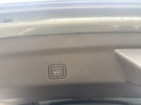 Used 2023 Chevrolet Suburban High Country AWD/4WD image 31