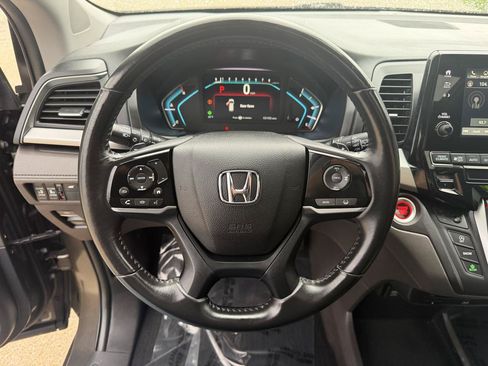 Used 2018 Honda Odyssey Touring image 17