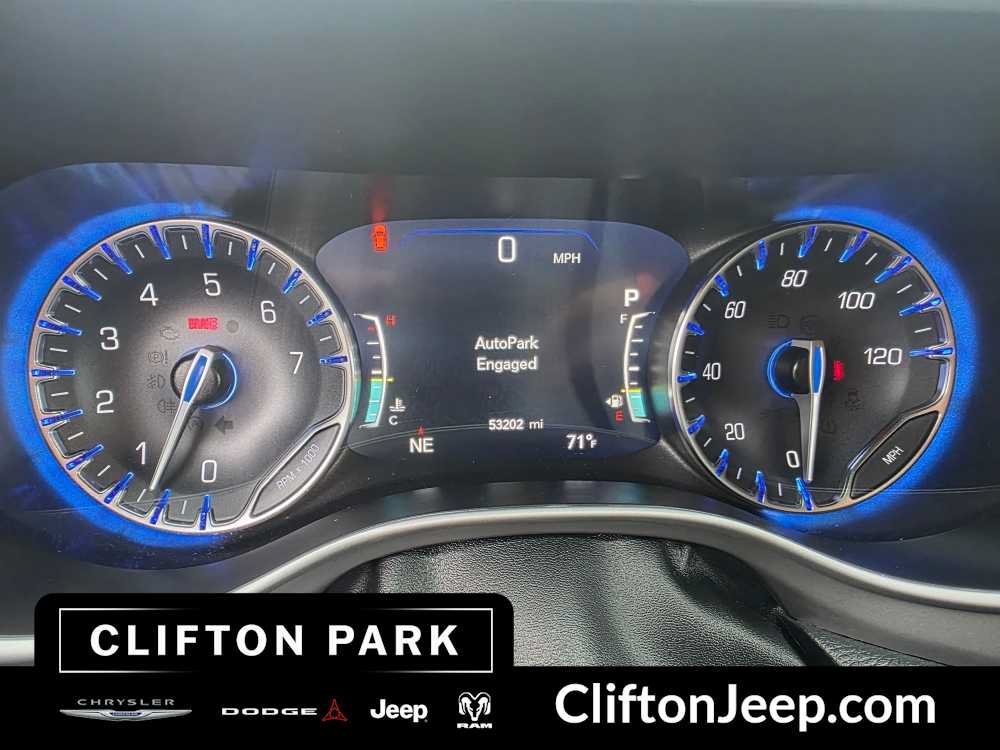 Certified 2025 Chrysler Pacifica Select FWD image 23