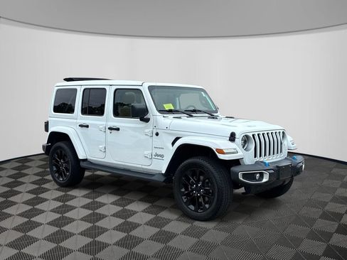 Used 2023 Jeep Wrangler Unlimited Sahara w/ Cold Weather Group AWD/4WD image 3