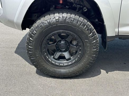Used 2020 Toyota 4Runner TRD Off-Road AWD/4WD image 27