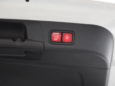 Certified 2026 Mercedes-Benz GLB 250 image 31