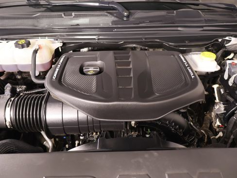 Used 2025 RAM 1500 Limited AWD/4WD image 21