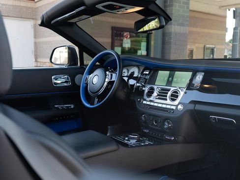 Used 2017 Rolls-Royce Dawn RWD image 64