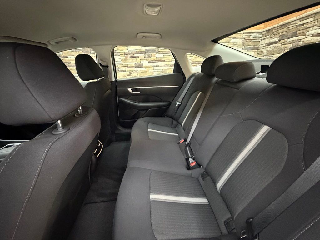 Used 2025 Hyundai Sonata SEL FWD image 25