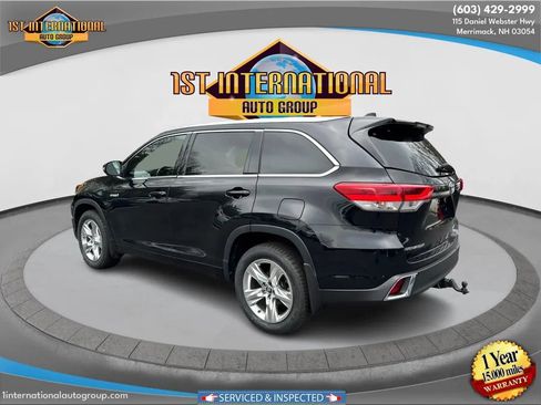 Used 2017 Toyota Highlander Limited w/ Carpet Mat Package image 6