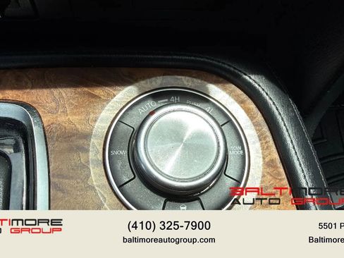 Used 2021 Nissan Armada SL w/ Captain's Chairs Package AWD/4WD image 39