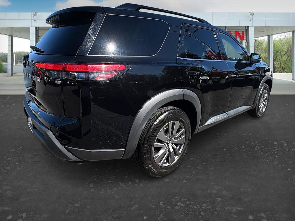 Certified 2025 Nissan Pathfinder SV FWD image 5