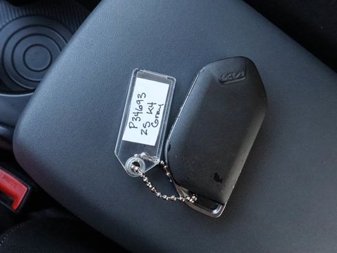 Used 2025 Kia K4 FWD image 30