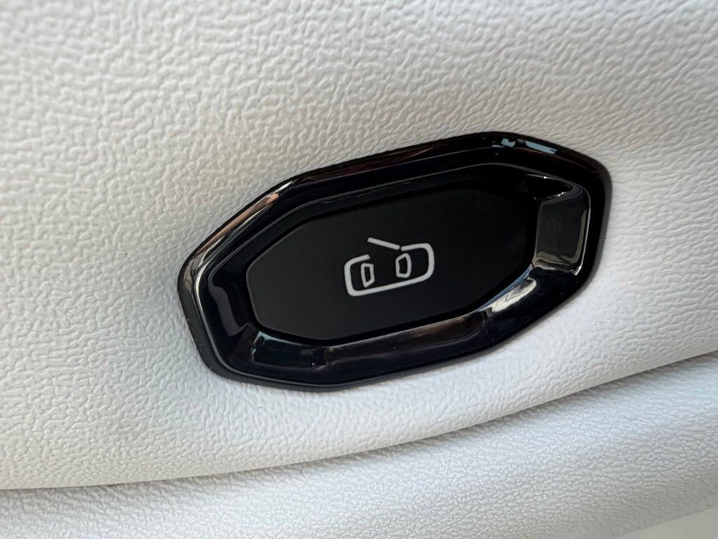 Used 2025 Jeep Wagoneer S Limited AWD/4WD image 57