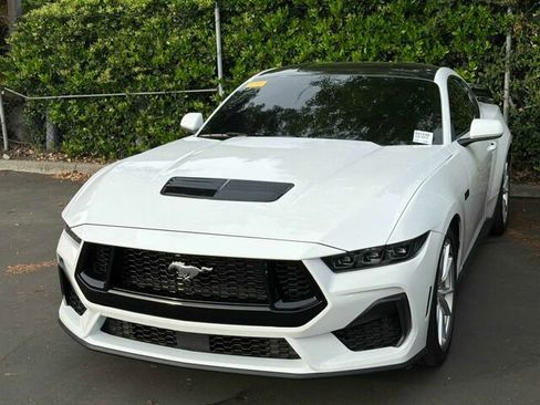 Used 2025 Ford Mustang GT Premium image 2