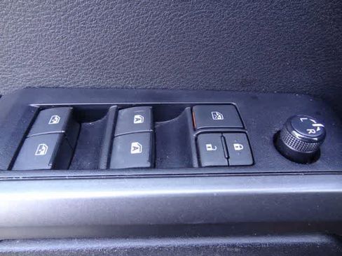 Used 2023 Toyota Tacoma TRD Off-Road AWD/4WD image 15