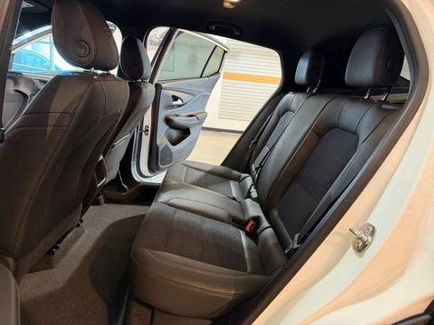 Used 2025 Buick Envista Preferred FWD image 24