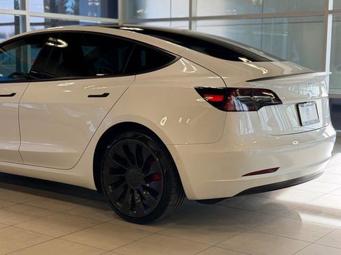 Used 2022 Tesla Model 3 Performance image 11