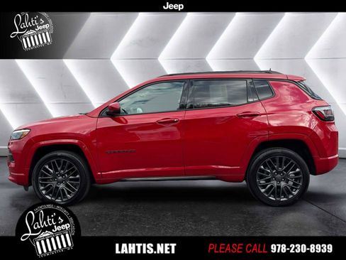 Certified 2022 Jeep Compass Limited w/ (RED) Package image 3