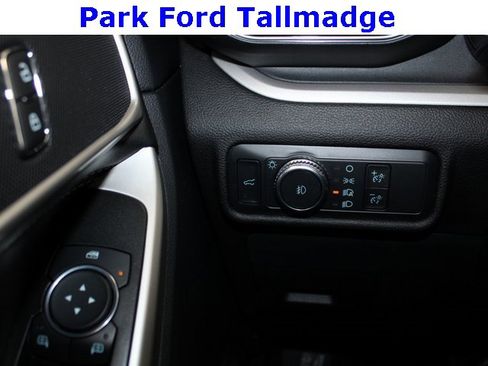 Used 2022 Ford Explorer XLT w/ Equipment Group 202A image 18