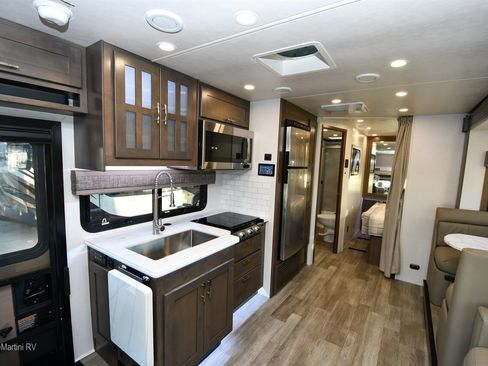 Used 2024 RAM 5500 SLT w/ Quick Order Package 2YG SLT image 5