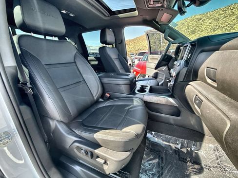 Used 2022 GMC Sierra 3500 Denali w/ Denali Ultimate Package AWD/4WD image 28