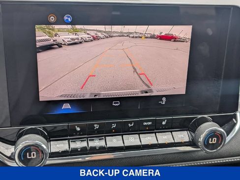 Used 2023 Chevrolet Colorado LT w/ LT Convenience Package III AWD/4WD image 22