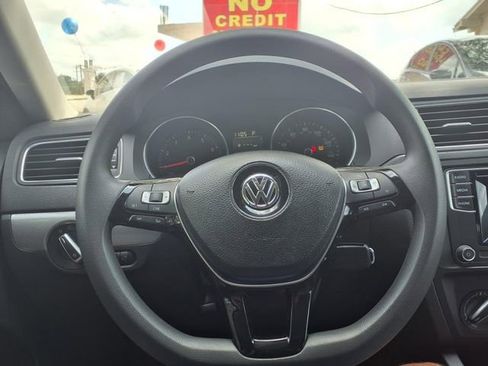 Used 2017 Volkswagen Jetta S image 23