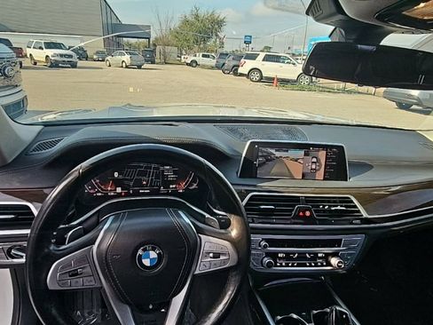Used 2022 BMW 740i xDrive w/ Premium Package AWD/4WD image 13