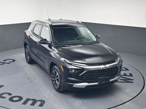 Certified 2025 Chevrolet TrailBlazer LT w/ Driver Confidence Package image 30