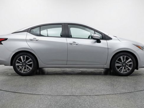 Used 2025 Nissan Versa SV image 11
