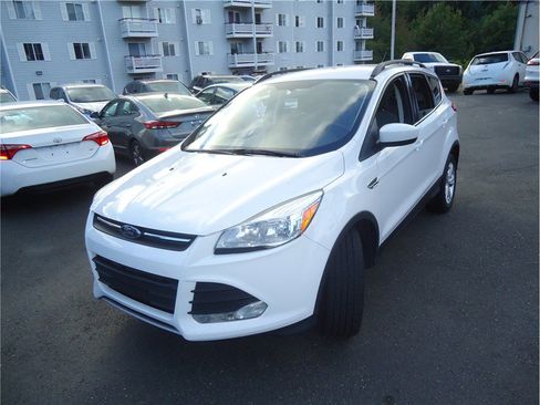 Used 2015 Ford Escape SE w/ Equipment Group 201A AWD/4WD image 1