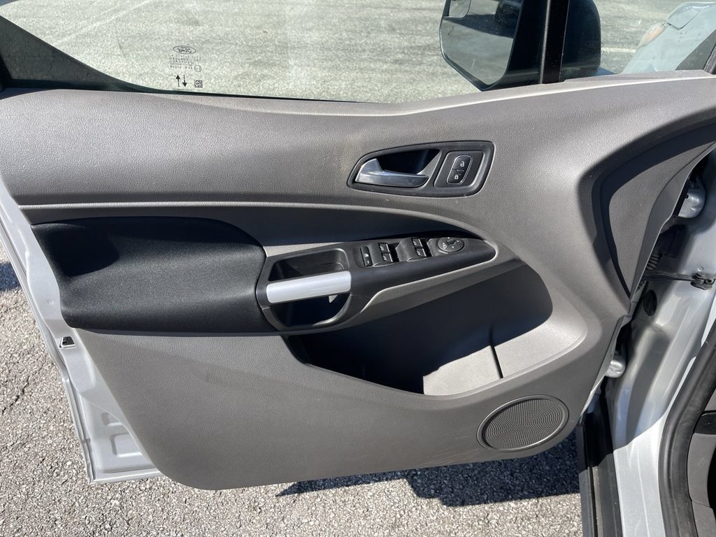 Used 2022 Ford Transit Connect XLT FWD image 4